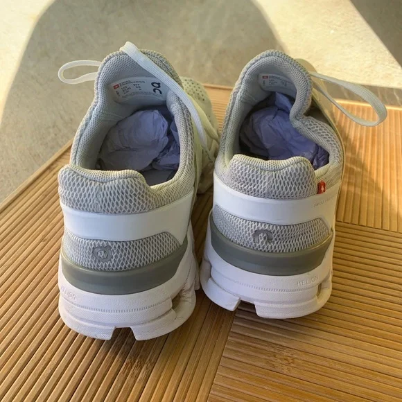 On Running Cloudswift Women's Athletic Shoes - Glacier White - Picture 9 of 16